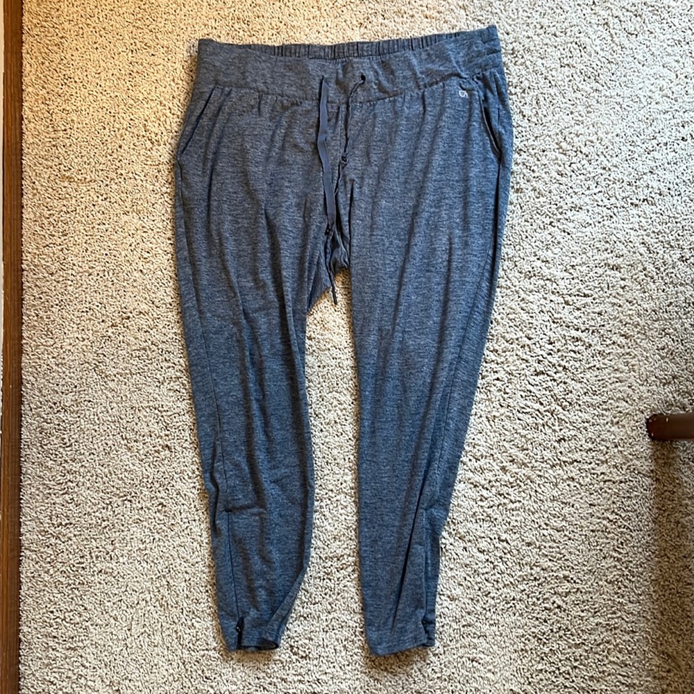Maternity GAP Brush Tech Jersey Pants Size Large